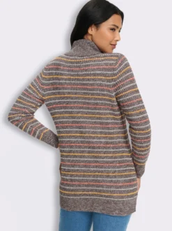 Strickjacke im Streifenmuster