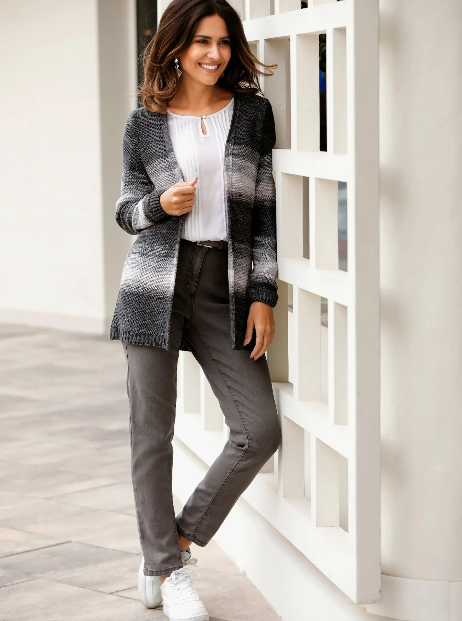 Strickjacke in langer, offener Form