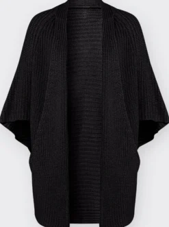 Strickjacke in Oversize-Form