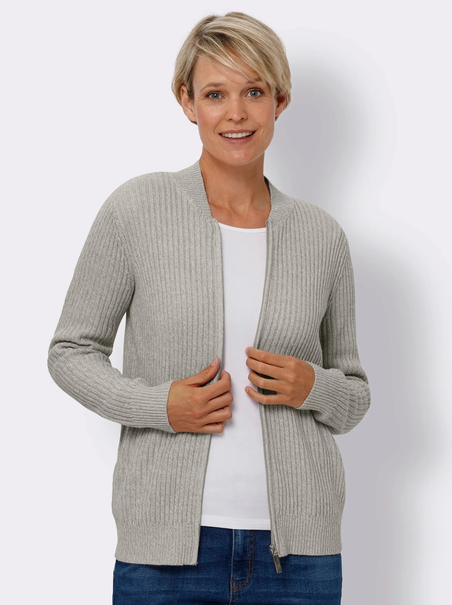 Strickjacke in Ripp-Optik, pflegeleicht