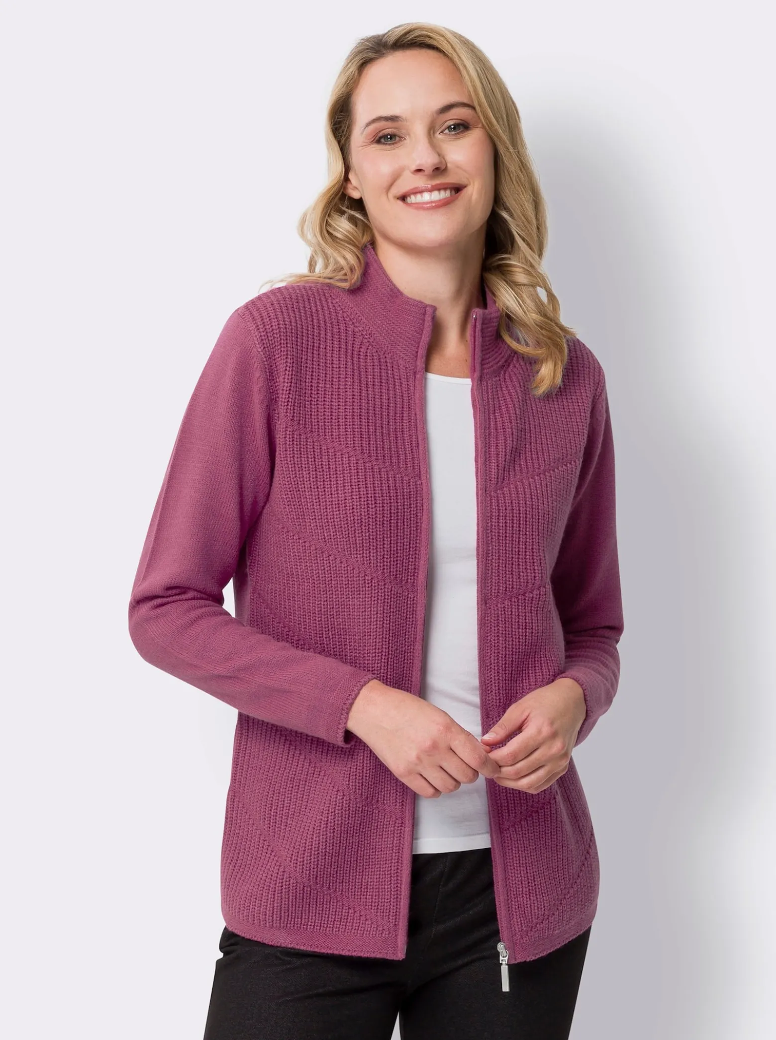 Strickjacke mit Diagonalstreifen