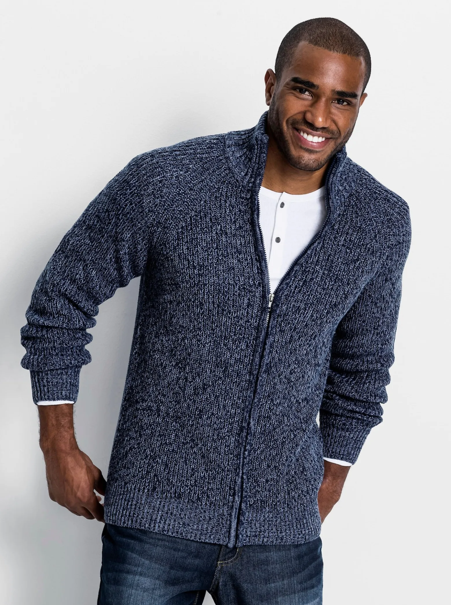 Strickjacke mit durchgehendem Reißverschluss