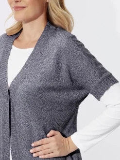 Strickjacke mit Fledermaus-Ärmeln