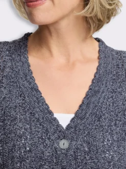 Strickjacke mit gebogten Kanten