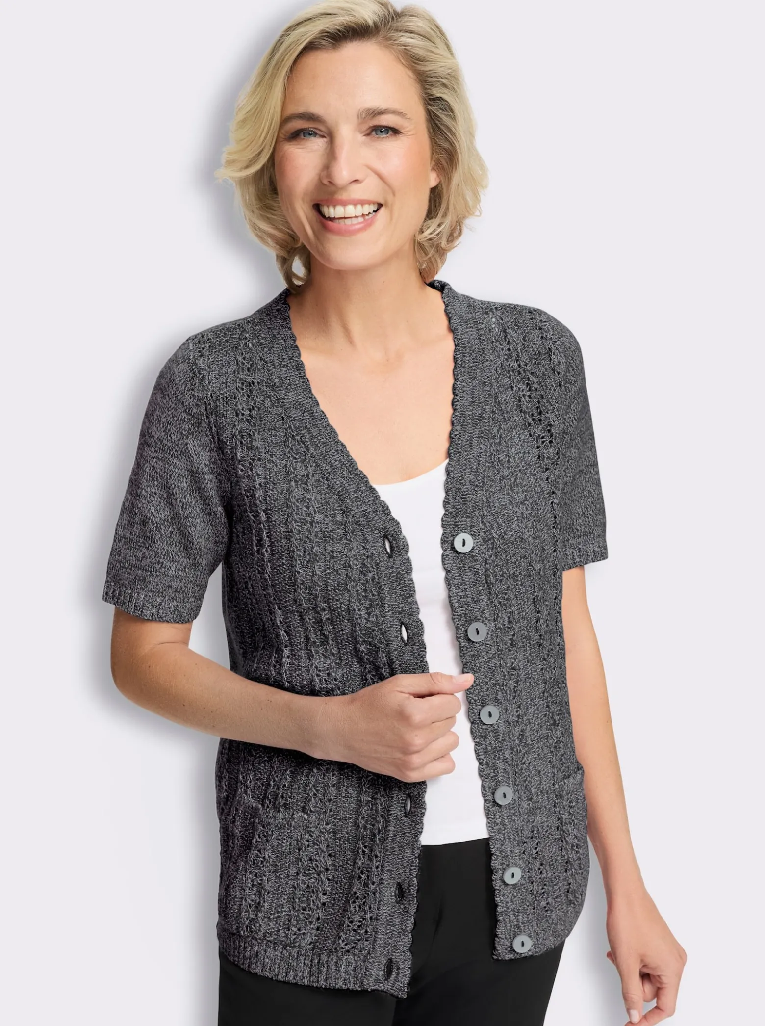 Strickjacke mit gebogten Kanten