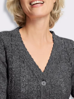 Strickjacke mit gebogten Kanten