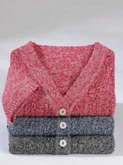 Strickjacke mit gebogten Kanten