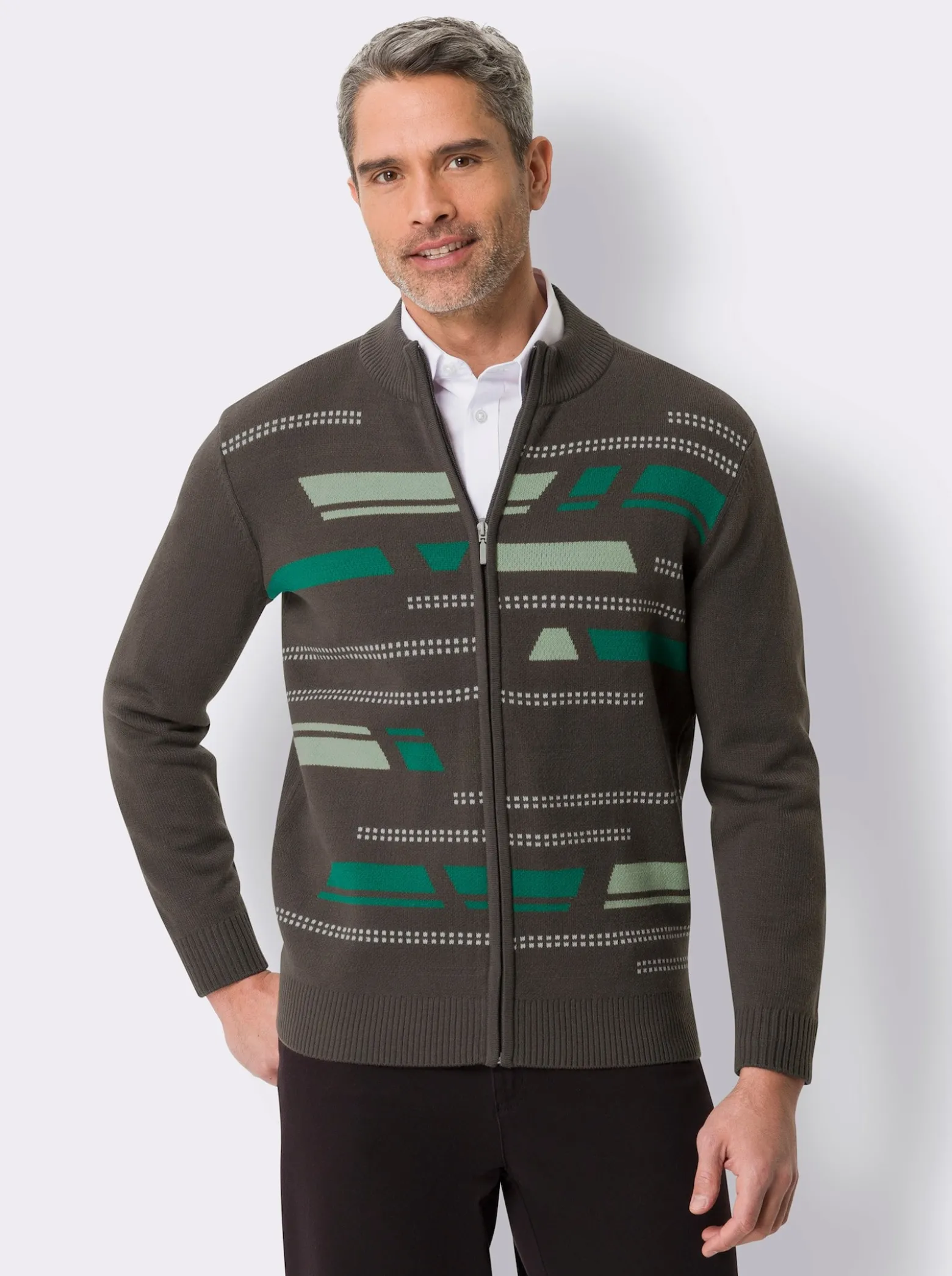 Strickjacke mit grafischem Muster