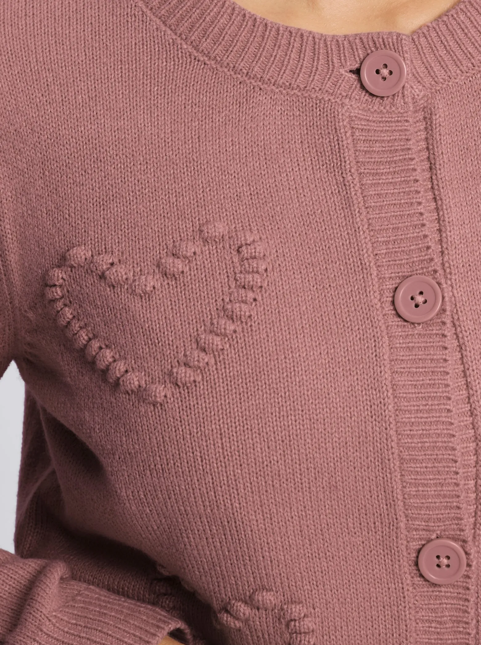 Strickjacke mit herzförmigem Strickmotiv