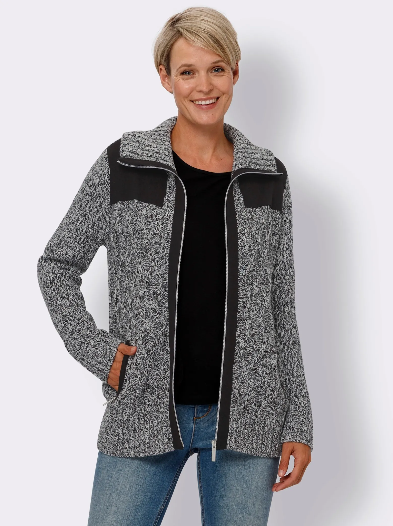 Strickjacke mit kontrastfarbigen Einsätzen