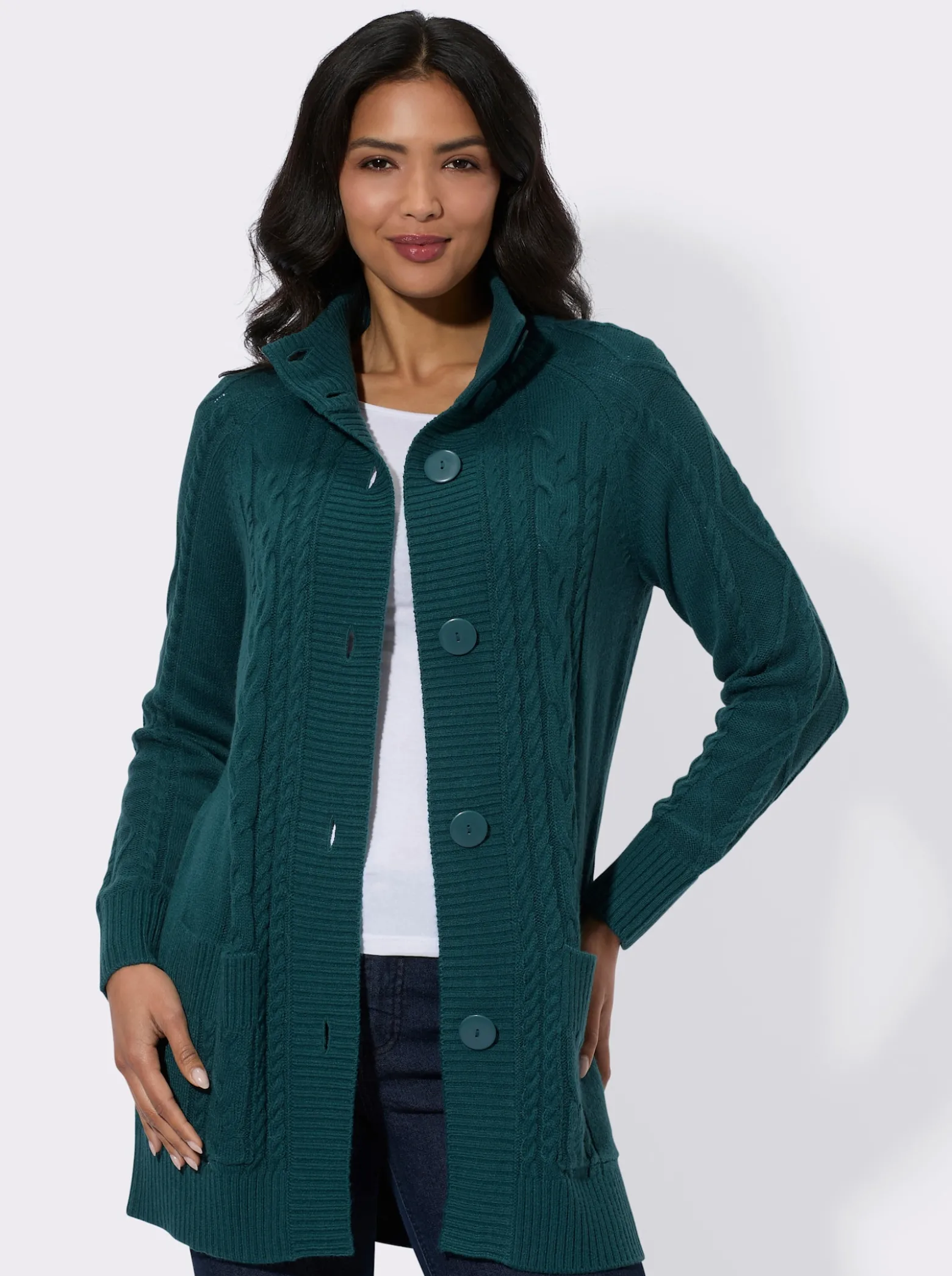 Strickjacke mit Links- und Zopf-Strickmuster