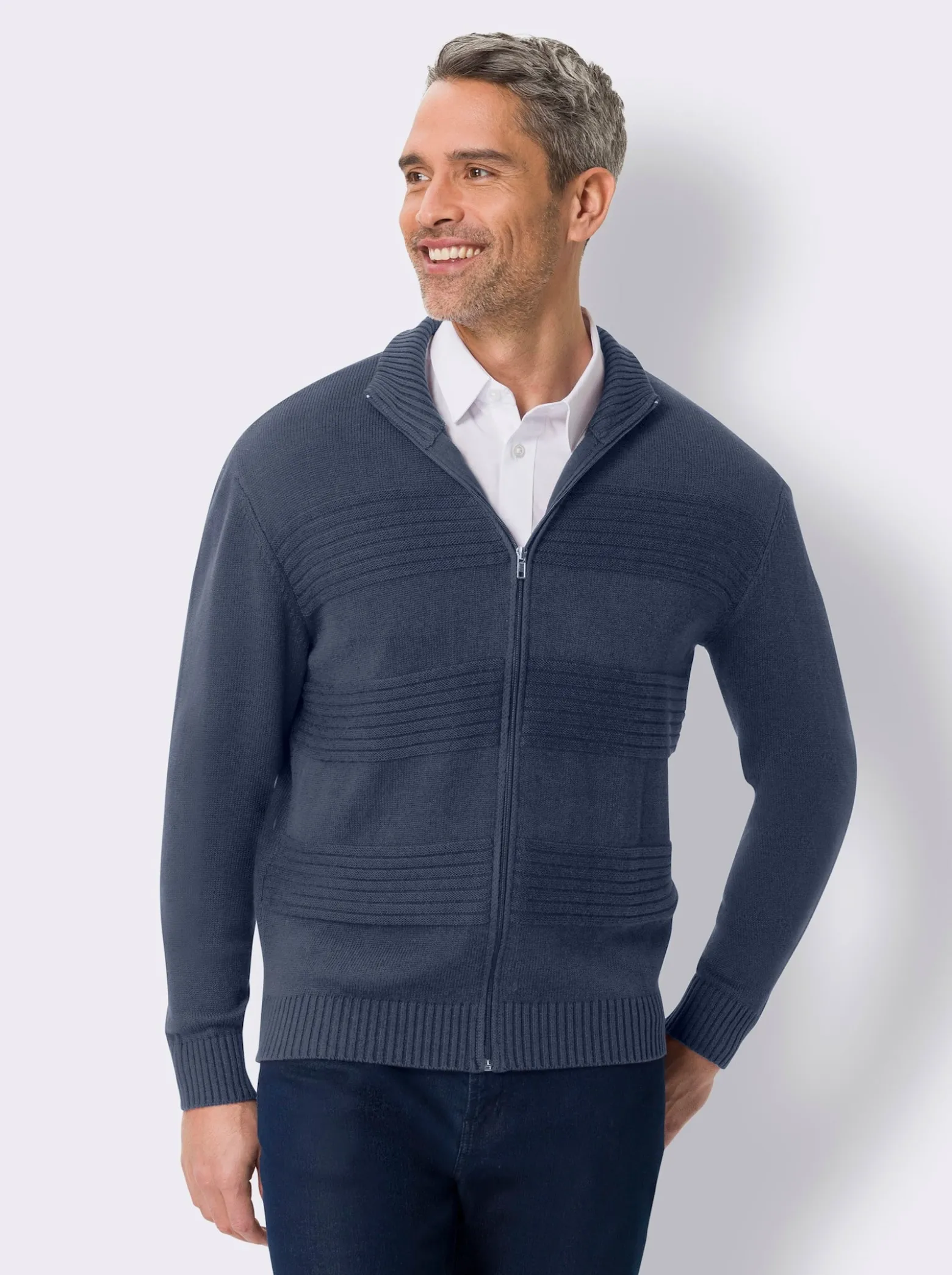 Strickjacke mit Rippenmuster