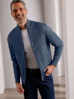 Strickjacke mit Rippenmuster