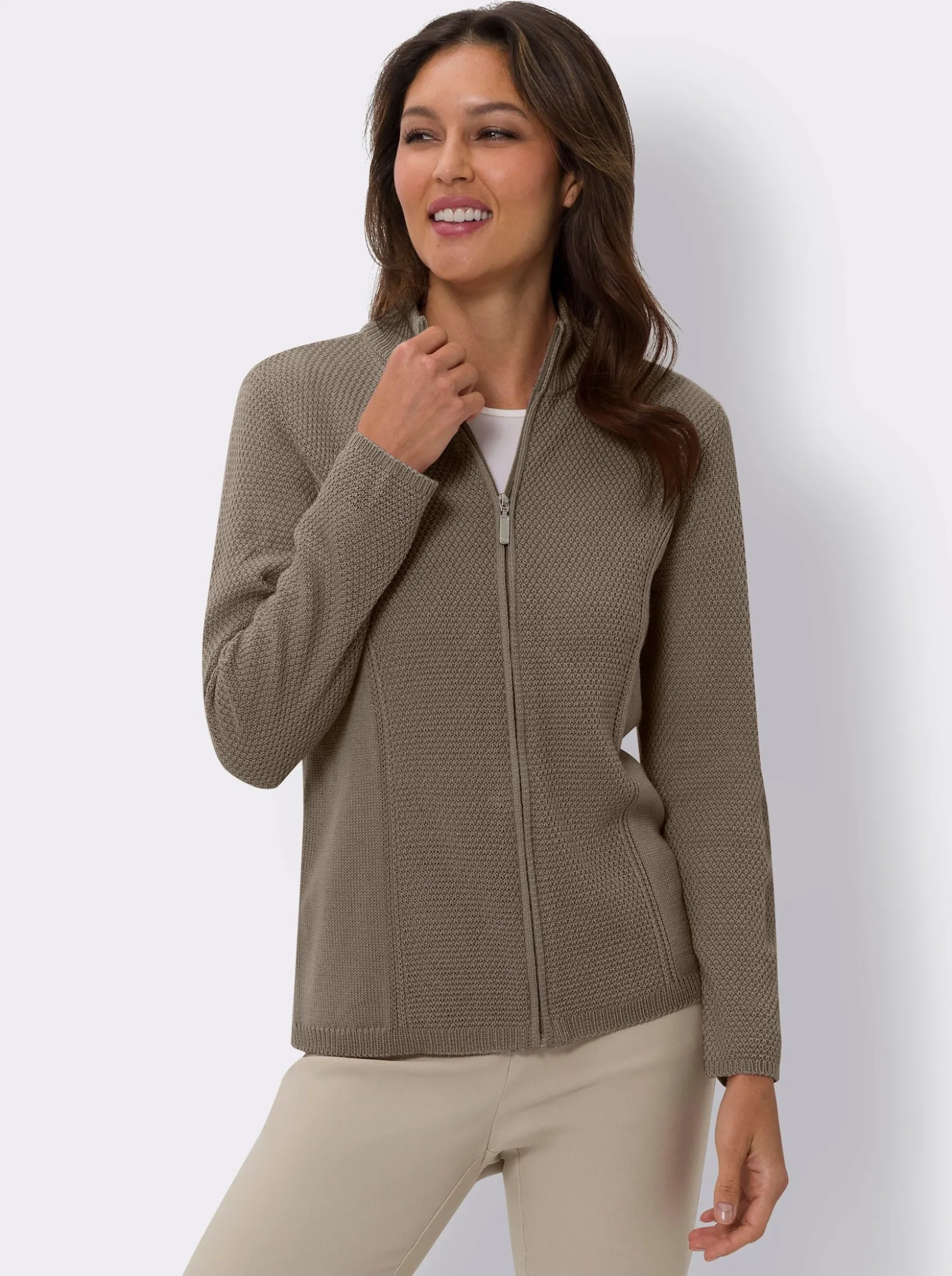 Strickjacke mit Stehkragen, pflegeleicht