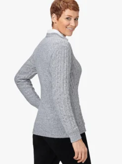 Strickjacke mit Ton-in-Ton-Knöpfen