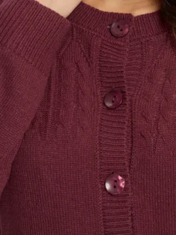 Strickjacke mit Zopfmuster