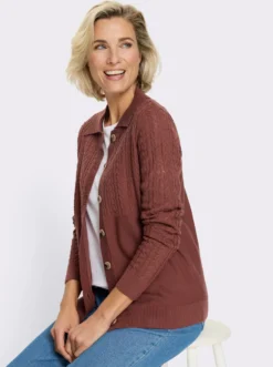Strickjacke mit Zopfmuster