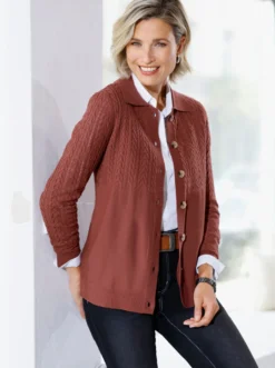 Strickjacke mit Zopfmuster