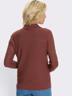 Strickjacke mit Zopfmuster