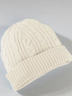 Strickmütze mit Zopf- und Rippenmuster