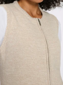 Strickweste aus Melange-Garn