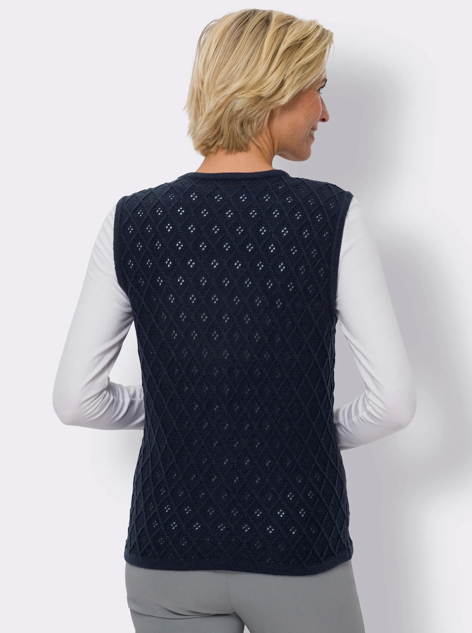 Strickweste mit Ajour-Muster