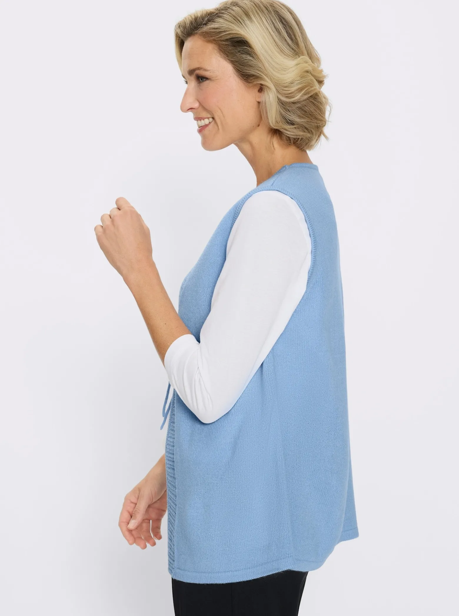 Strickweste mit Ajour-Muster im Vorderteil