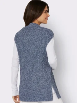 Strickweste mit Seitenschlitzen