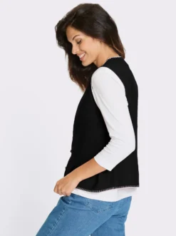 Strickweste mit Trachtenknöpfen