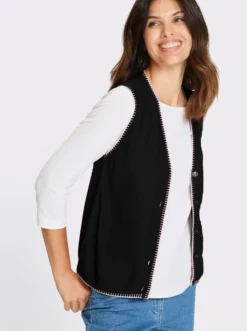 Strickweste mit Trachtenknöpfen