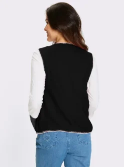 Strickweste mit Trachtenknöpfen
