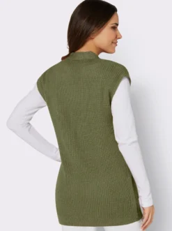 Strickweste mit Zopfmuster vorne