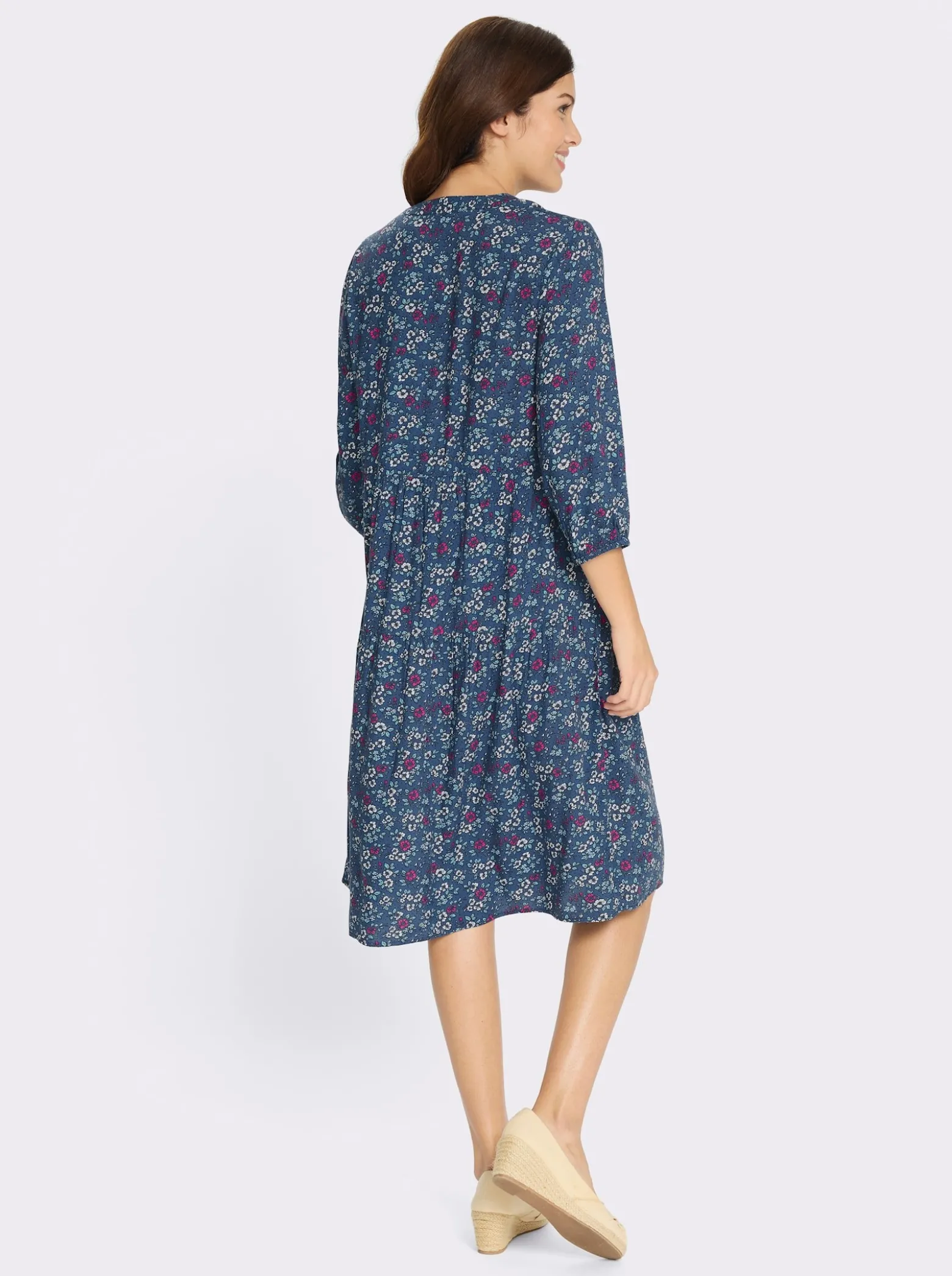 Stufenkleid mit 3/4-Ärmeln