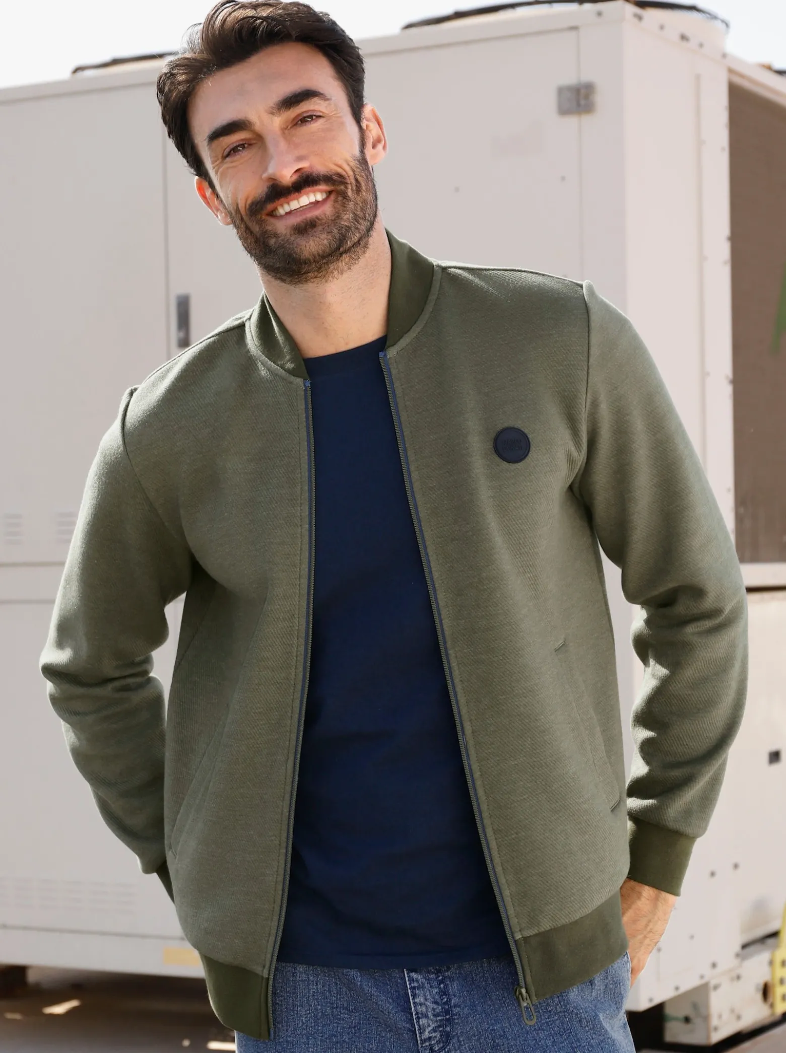 Sweatjacke in diagonal gerippter Struktur
