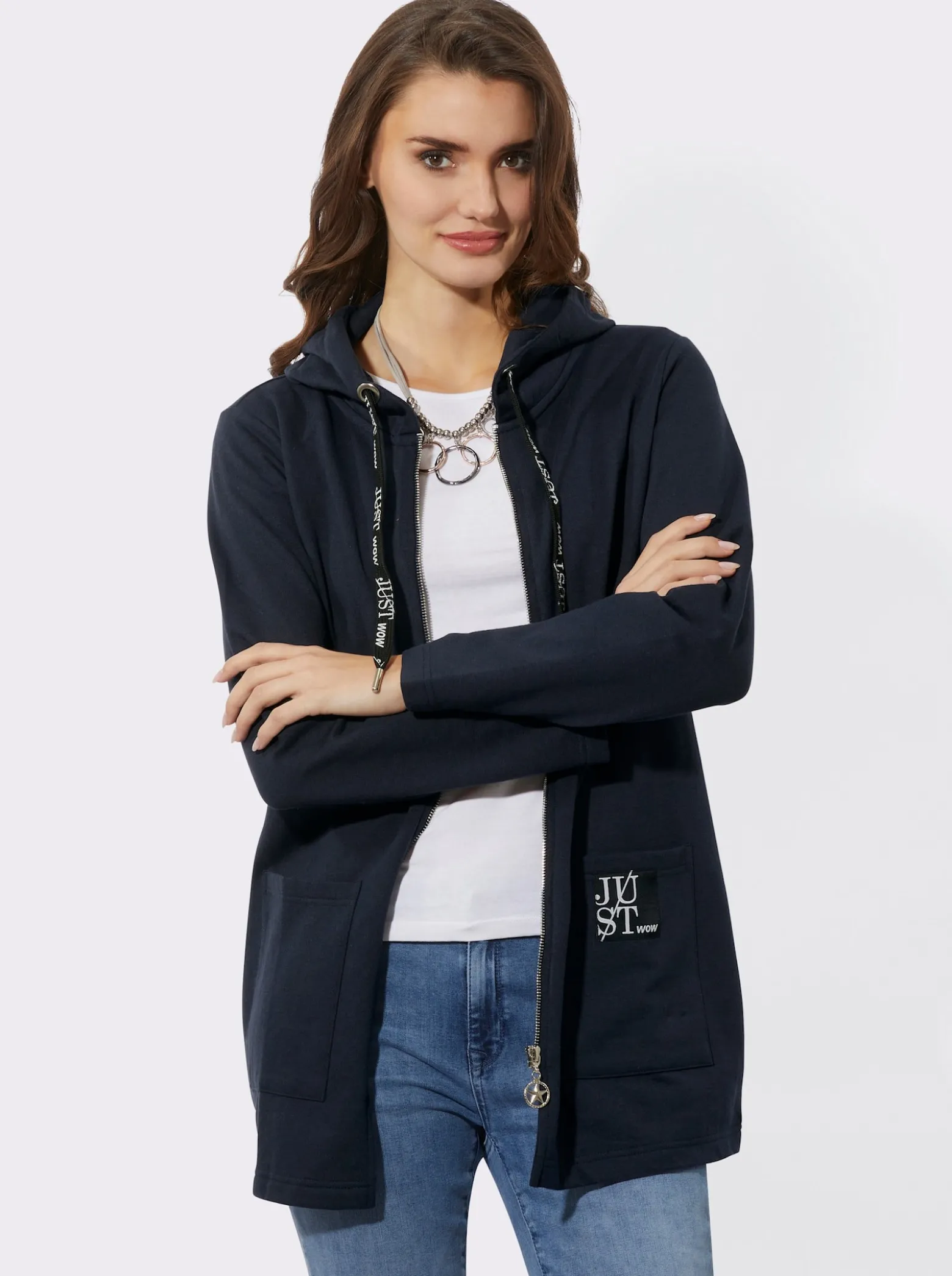 Sweatjacke mit Glitzer-Applikation hinten