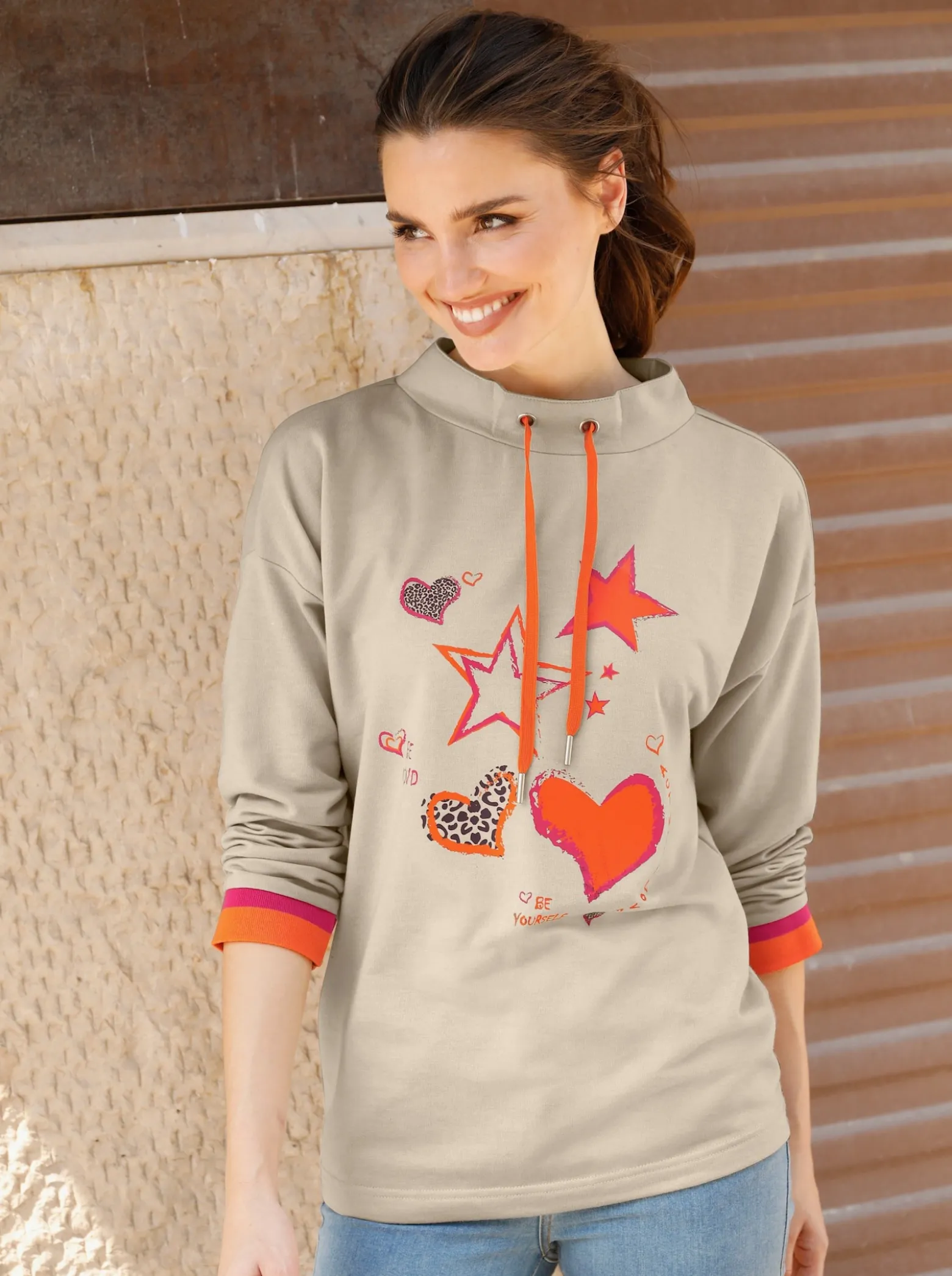 Sweatshirt