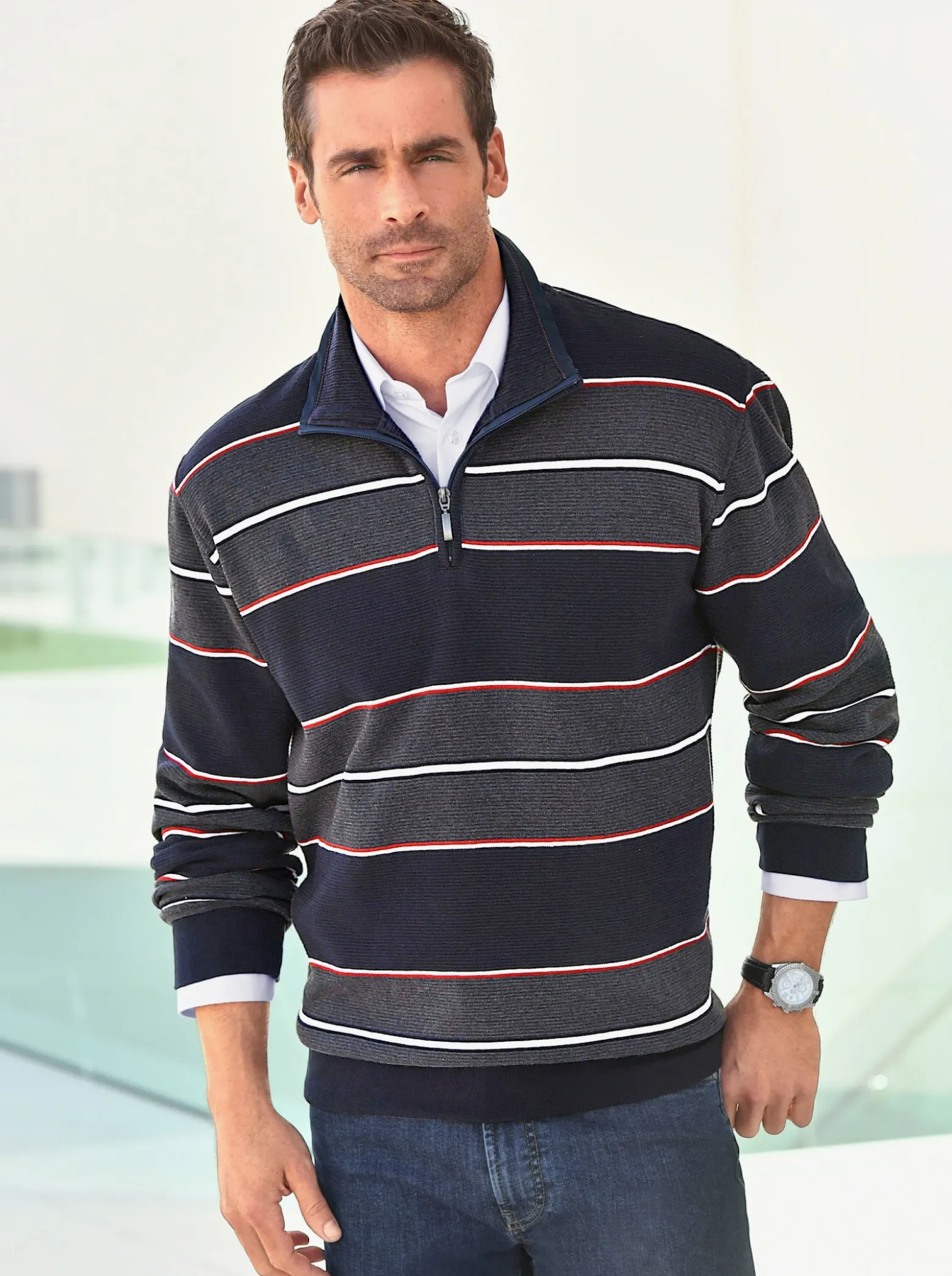 Sweatshirt