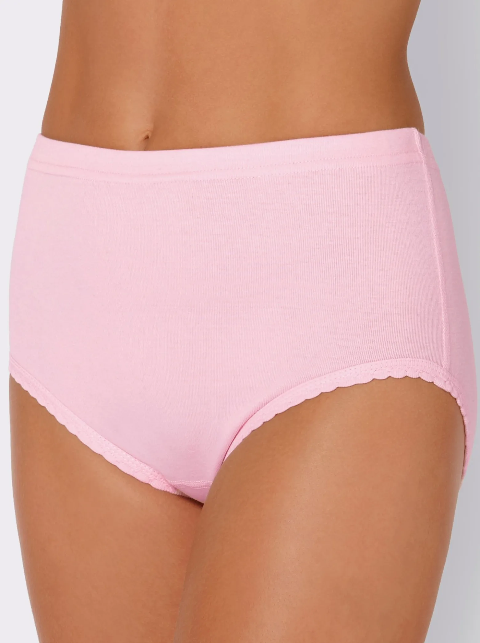 Taillenslip mit Muschelsaumkante