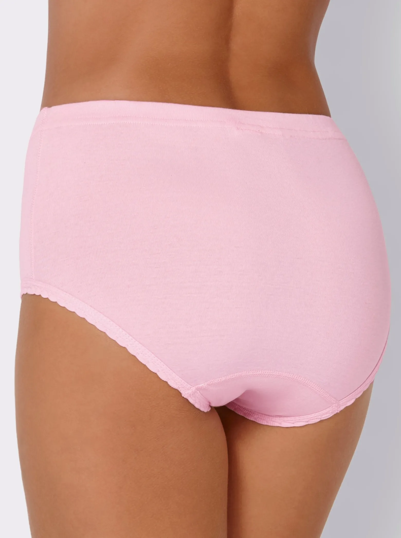 Taillenslip mit Muschelsaumkante