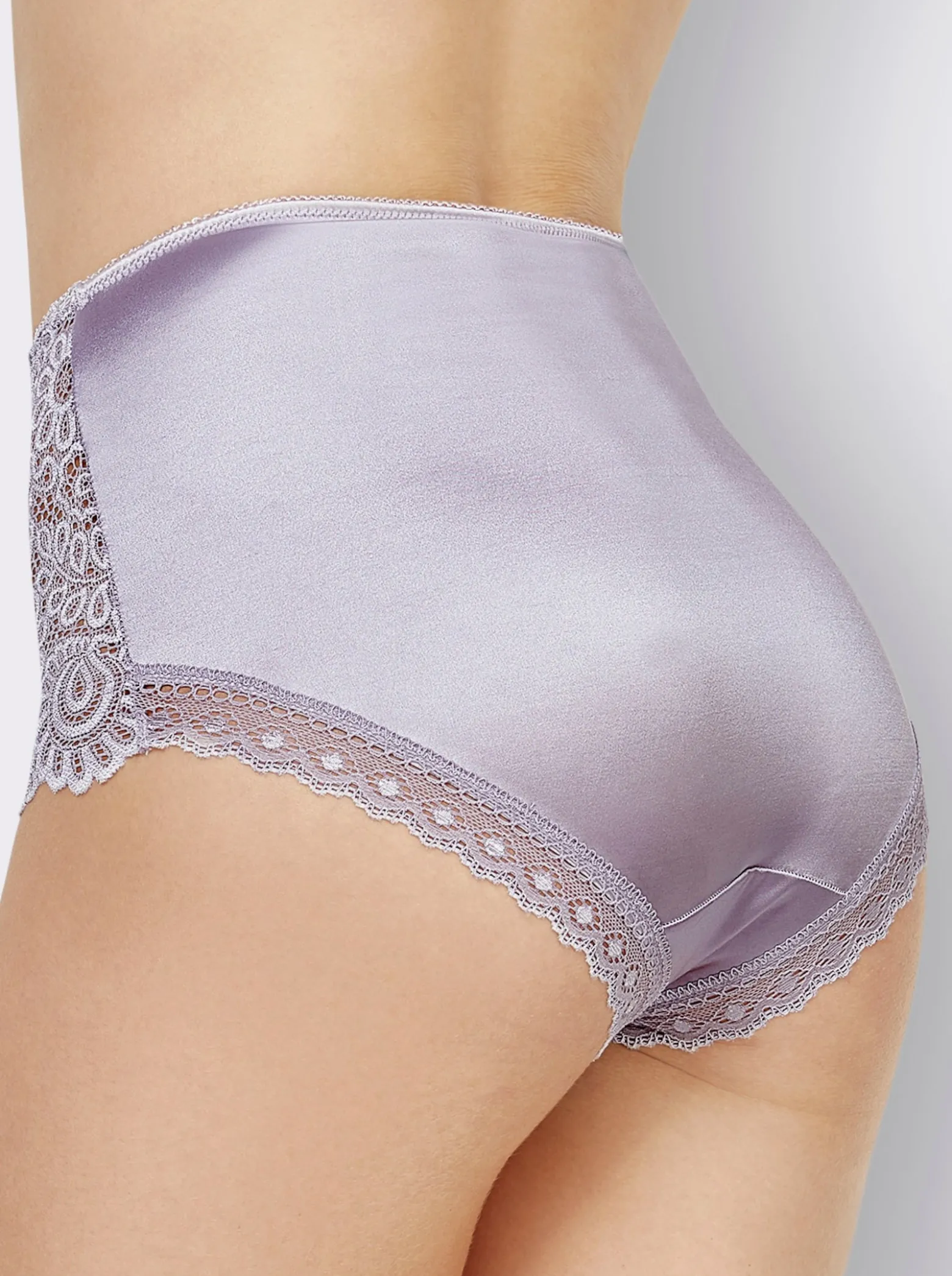 Taillenslip mit Spitzen-Details