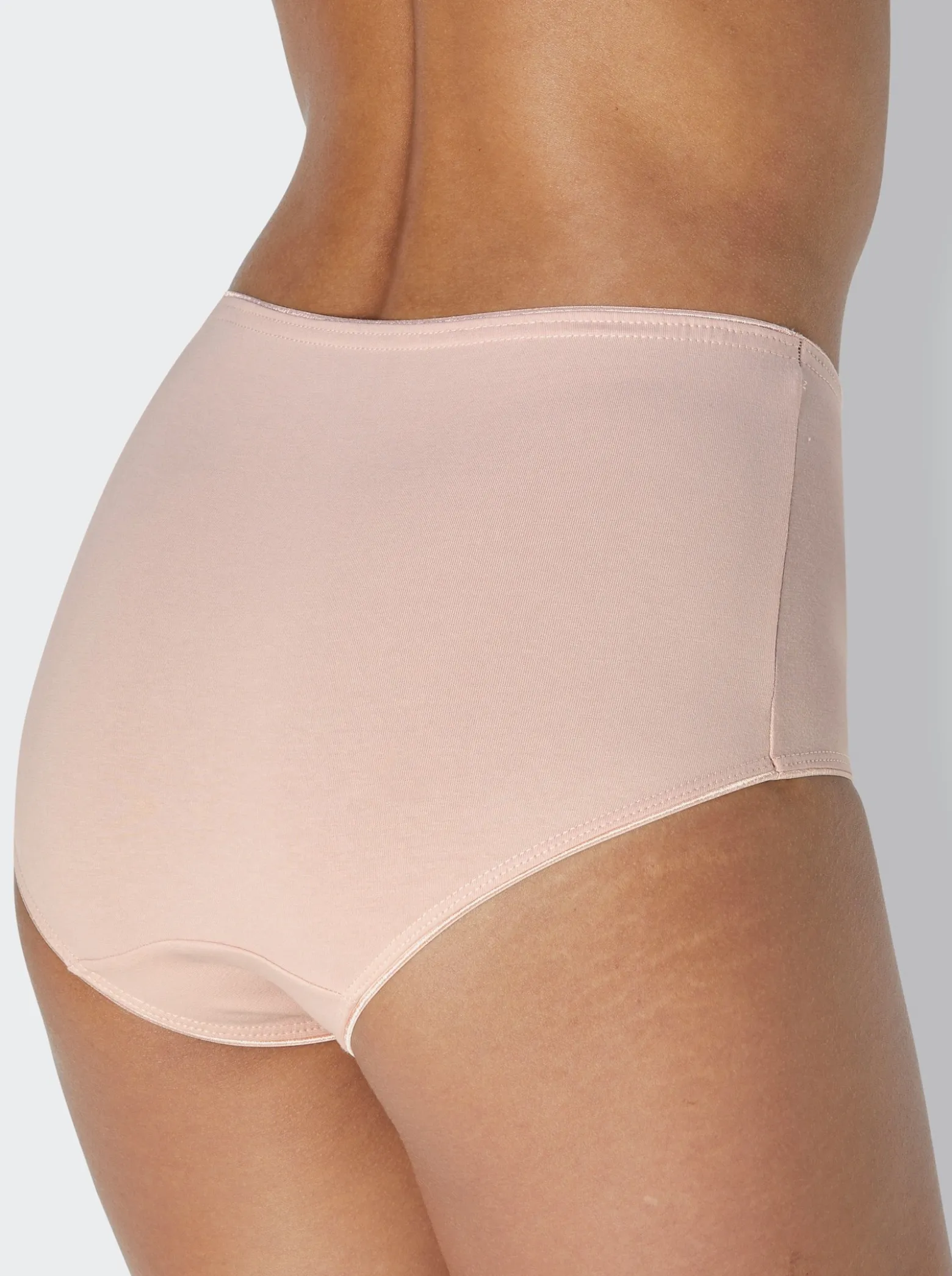 Taillenslip mit Zierschleife