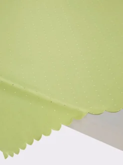 Tischdecke mit gebogtem Abschluss
