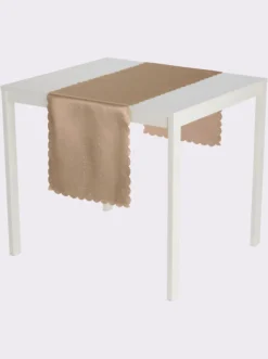 Tischdecke mit gebogtem Abschluss