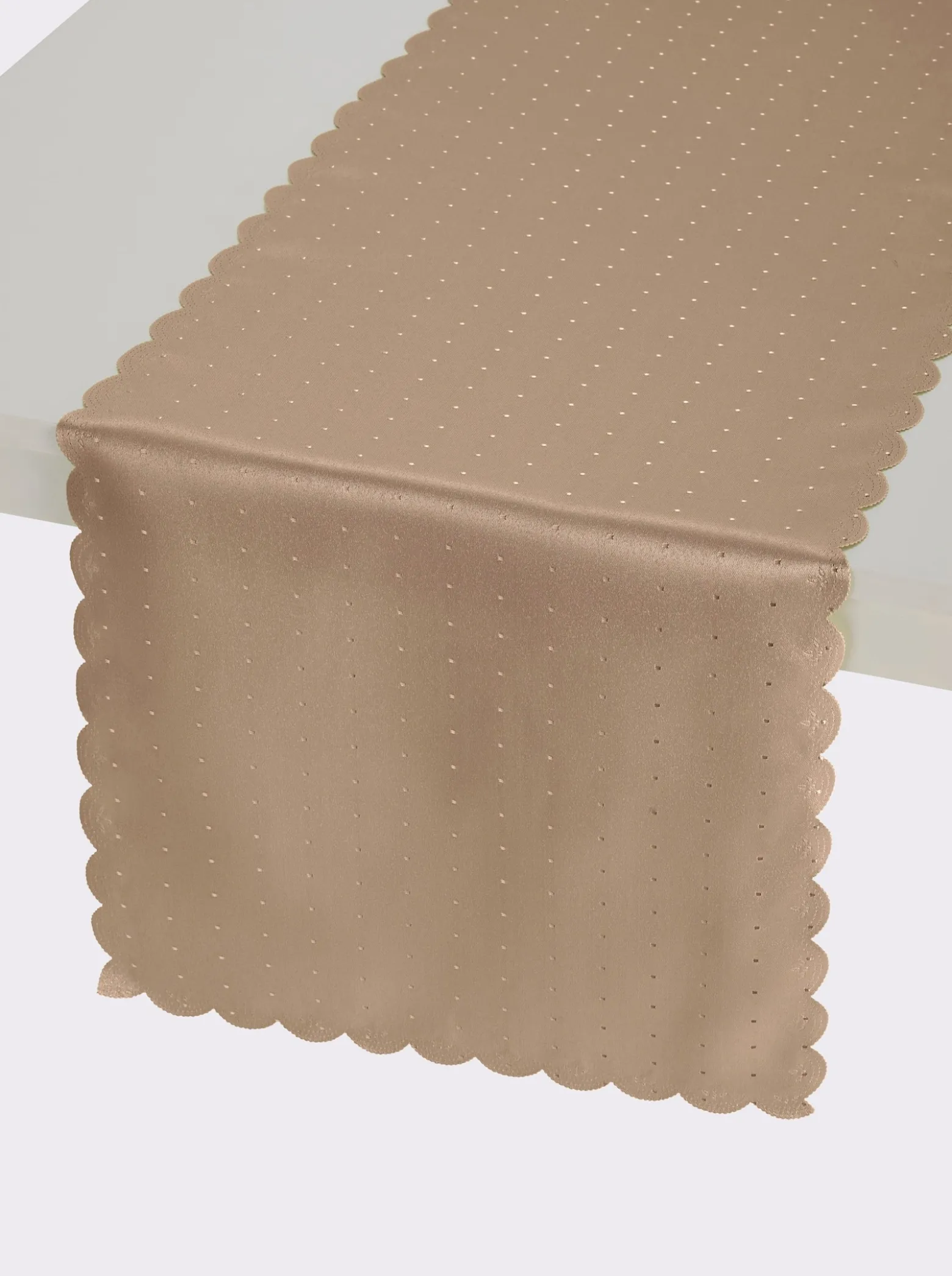 Tischdecke mit gebogtem Abschluss