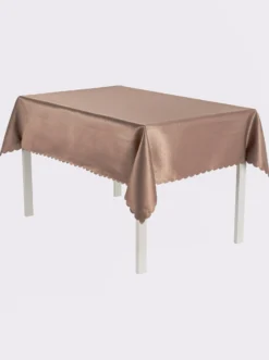 Tischdecke mit gebogtem Abschluss