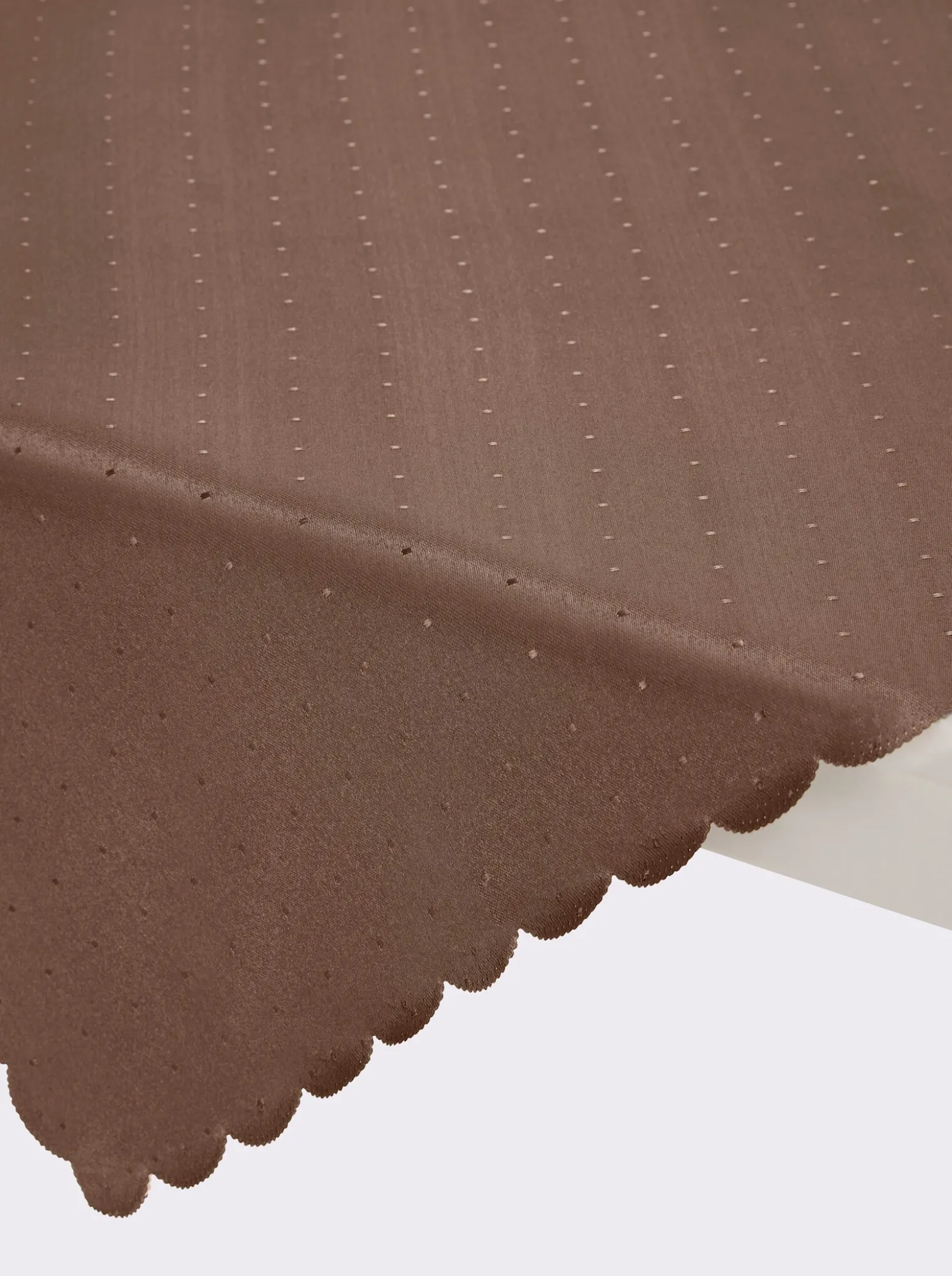 Tischdecke mit gebogtem Abschluss