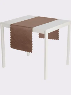 Tischdecke mit gebogtem Abschluss