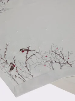 Tischdecke mit Meisen-Stickerei
