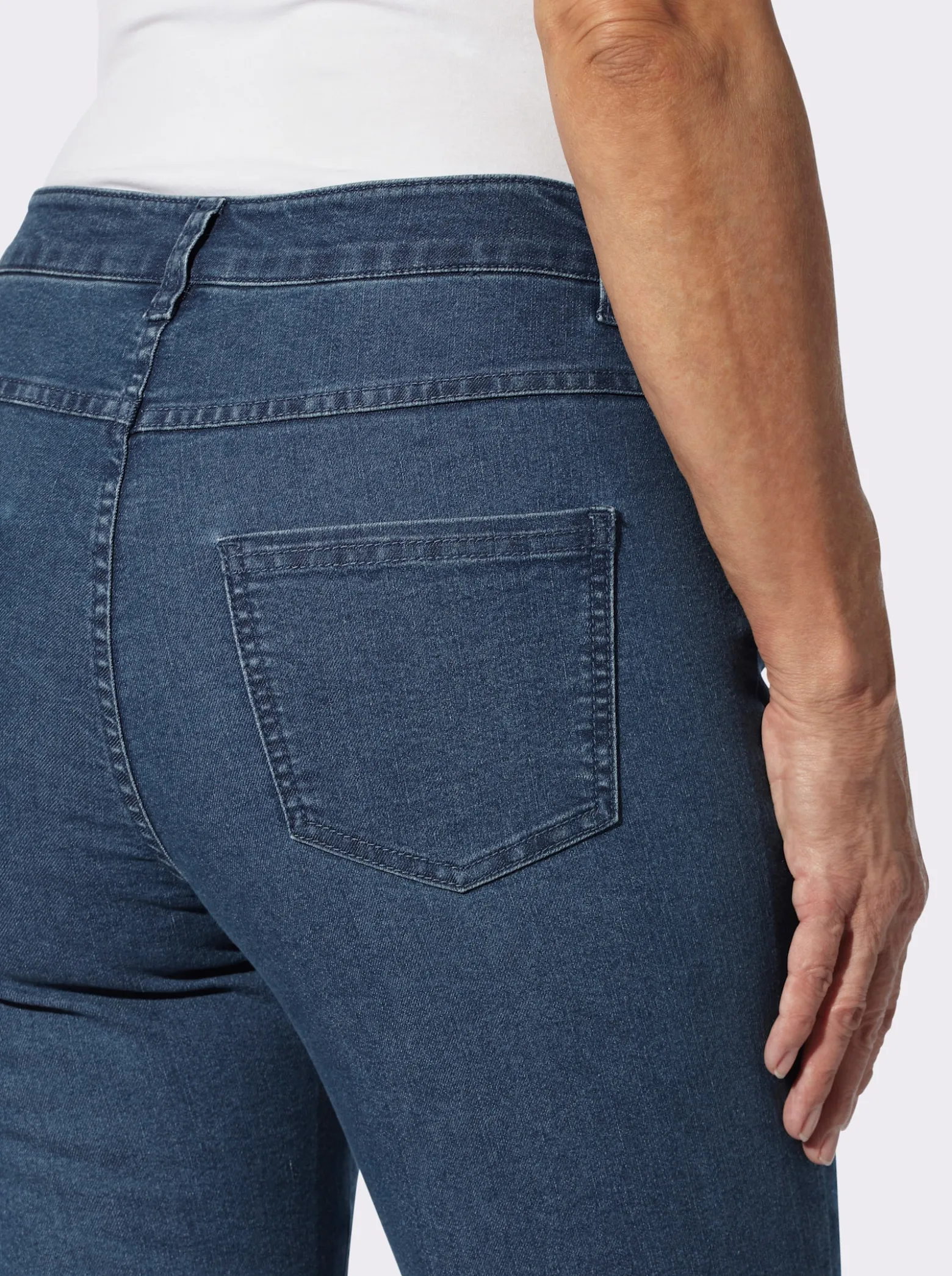 Trachtenjeans mit Edelweiß-Stickerei