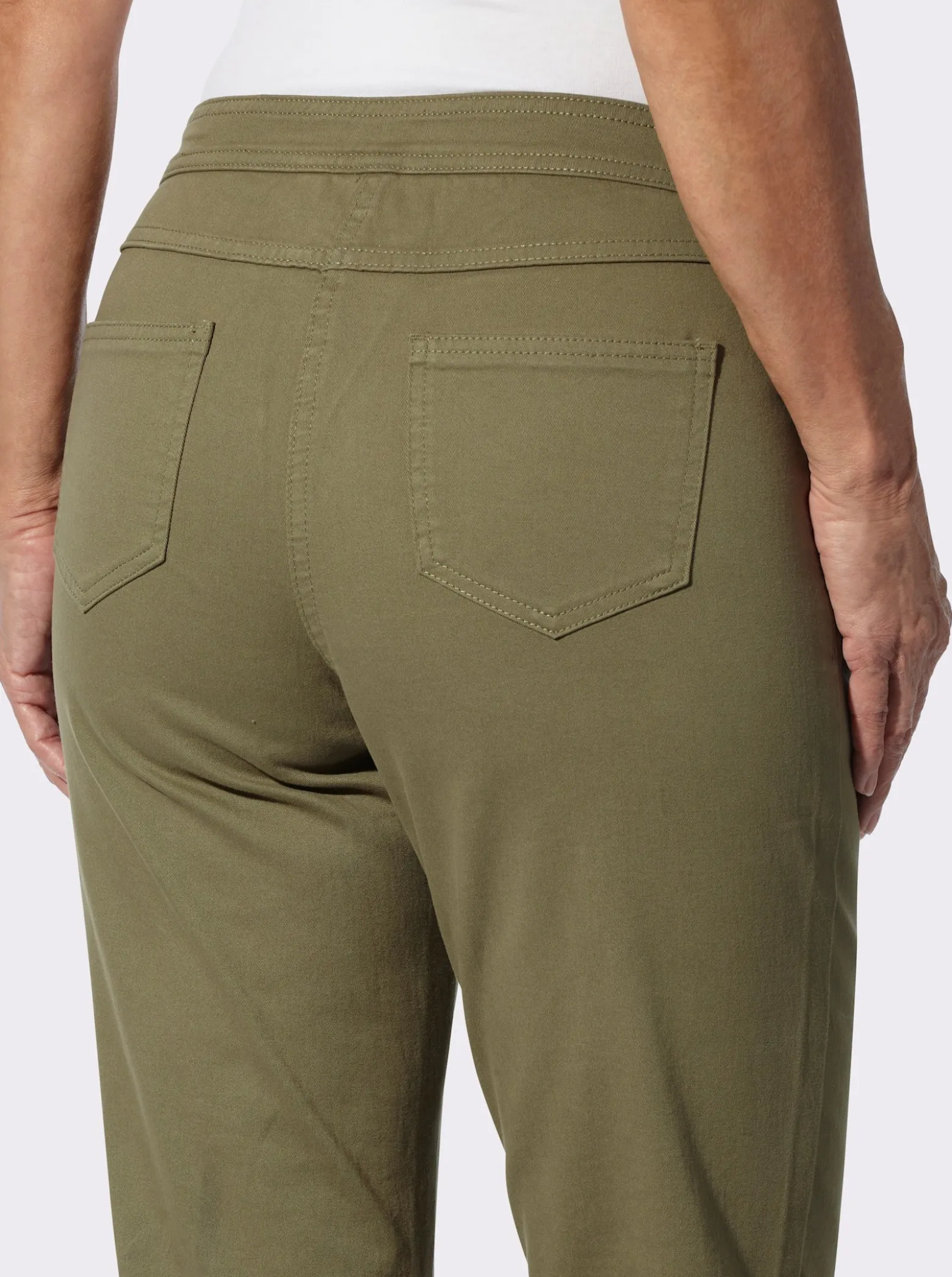 Trachtenjeans Zierriegel am Bund
